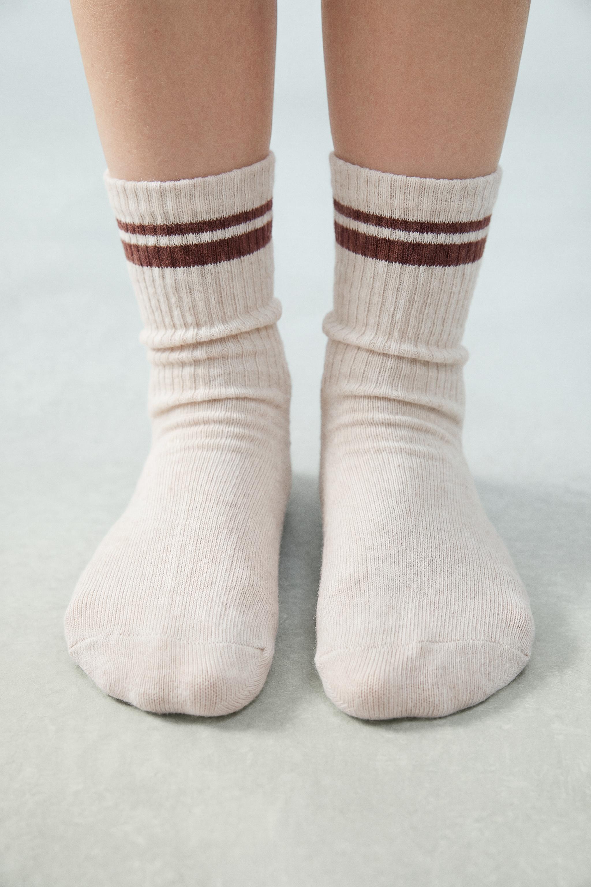 THREE-PACK OF SPORTY STRIPED CREW SOCKS